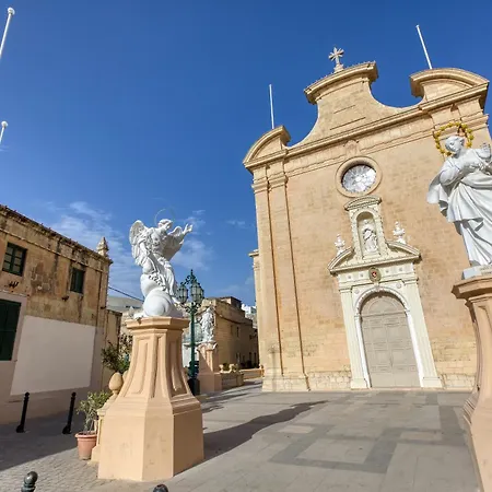 Charming 3br Townhouse With Terraces In By 360 Estates Prázdninový dům