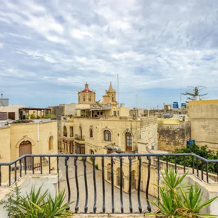 Prázdninový dům Charming 3br Townhouse With Terraces In By 360 Estates *