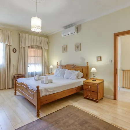 Charming 3br Townhouse With Terraces In By 360 Estates Prázdninový dům Balzan