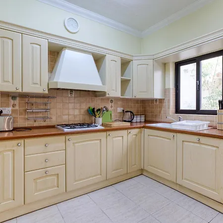 Holiday home Charming 3br Townhouse With Terraces In By 360 Estates *
