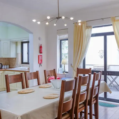 Charming 3br Townhouse With Terraces In By 360 Estates Prázdninový dům