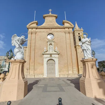 Charming 3br Townhouse With Terraces In By 360 Estates * Balzan