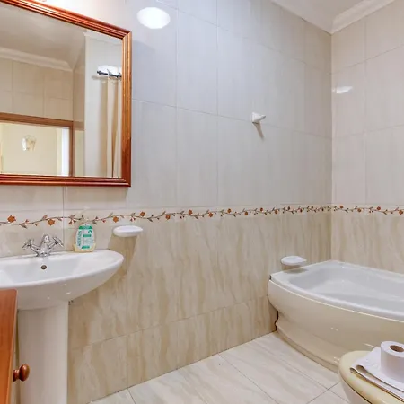 Case de vacanță Charming 3br Townhouse With Terraces In By 360 Estates