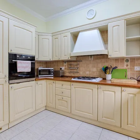 Charming 3br Townhouse With Terraces In By 360 Estates Holiday home *