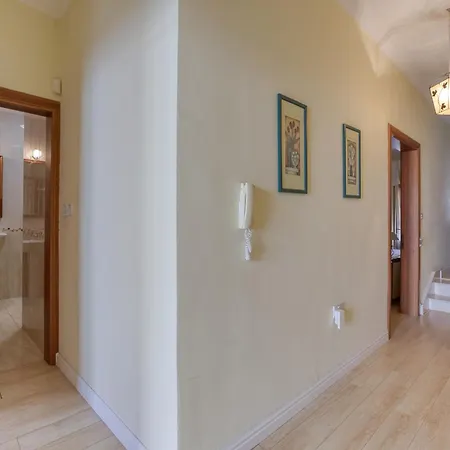 Charming 3br Townhouse With Terraces In By 360 Estates Дом отдыха Balzan