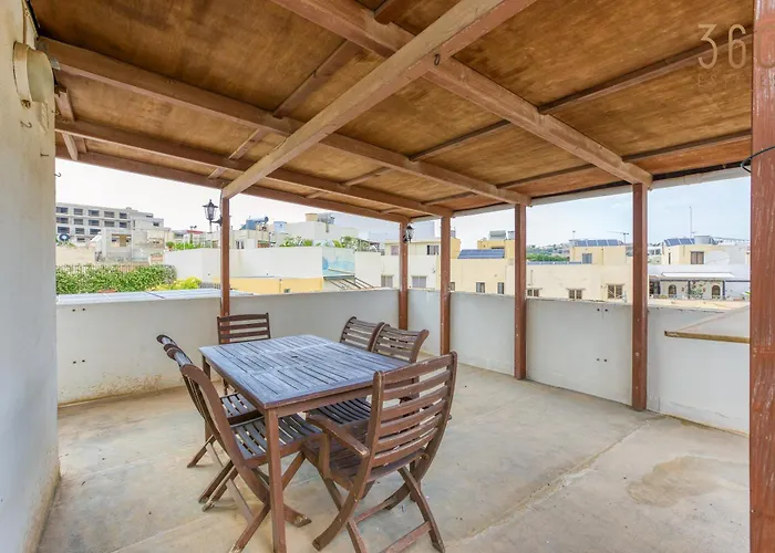 Casa vacanze Charming 3br Townhouse With Terraces In By 360 Estates