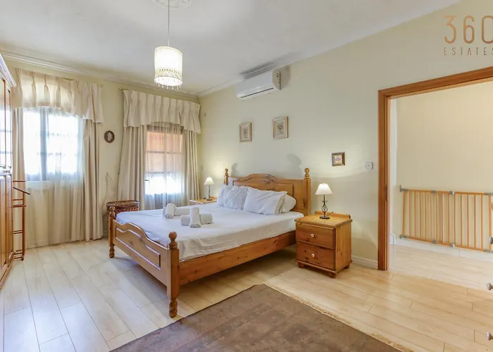 Charming 3br Townhouse With Terraces In By 360 Estates Casa vacanze Balzan