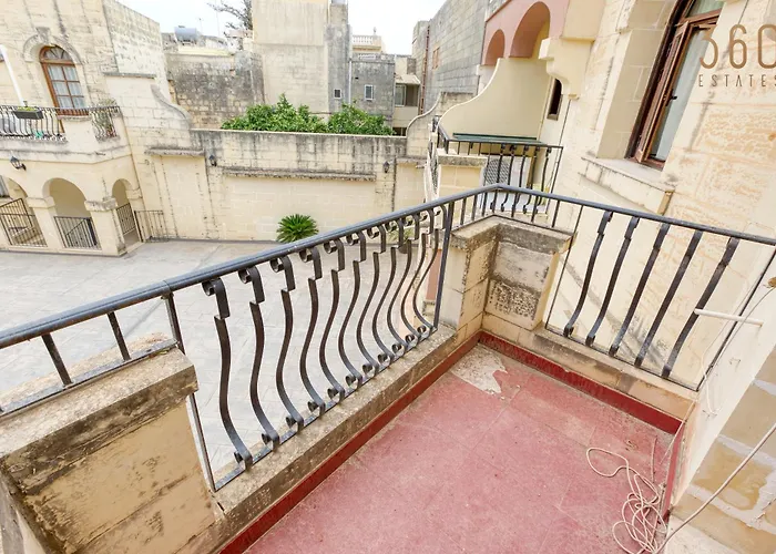 Charming 3br Townhouse With Terraces In By 360 Estates Casa vacanze *
