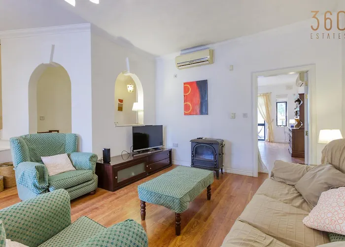 Charming 3br Townhouse With Terraces In By 360 Estates *