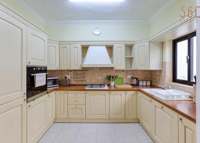 Charming 3br Townhouse With Terraces In By 360 Estates Balzan