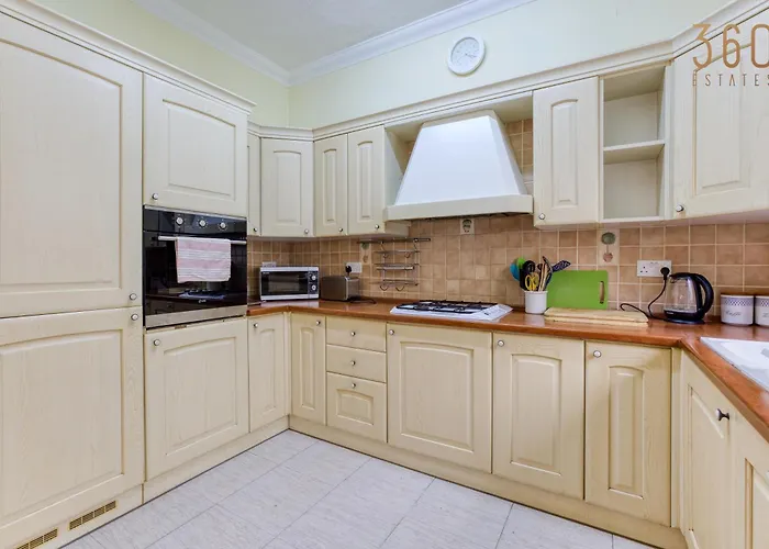 Charming 3br Townhouse With Terraces In By 360 Estates Casa vacanze *