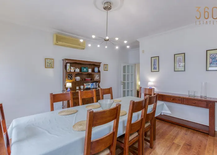 Casa vacanze Charming 3br Townhouse With Terraces In By 360 Estates *