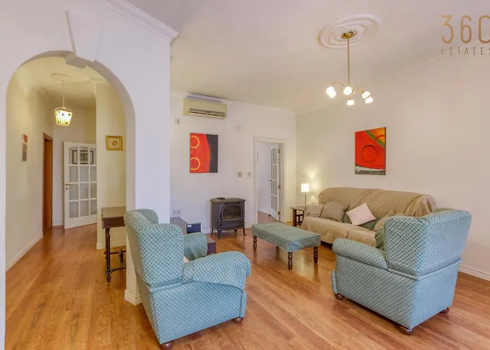 Charming 3br Townhouse With Terraces In By 360 Estates Casa vacanze *