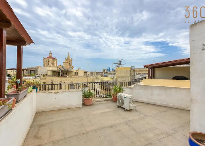 Casa vacanze Charming 3br Townhouse With Terraces In By 360 Estates