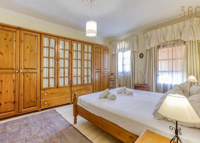 Charming 3br Townhouse With Terraces In By 360 Estates Casa vacanze *